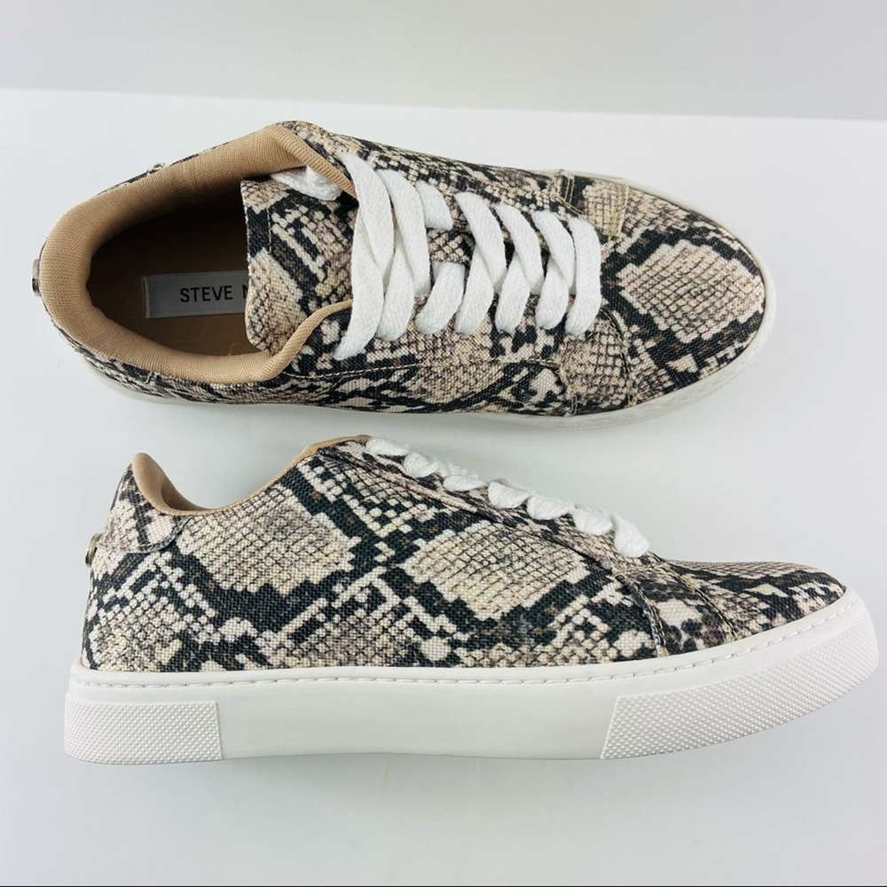 Steve Madden Animal Print sneakers Women's size 6.5